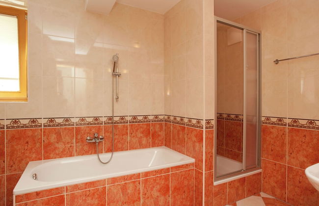 Chalet in Saalbach Near Ski Lift & Sauna - Foto 14