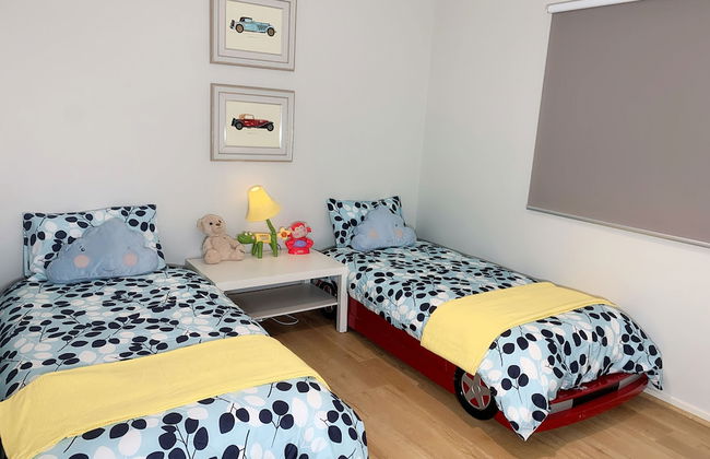 Designer Decor Home 8Bed WilliamsLanding - Photo 4