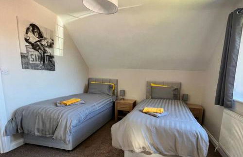 2-Bed House - Sleeps 6 - Garden Parking Wifi - Foto 7