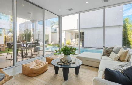 Sleeps 32 Private Compound w Putting Green Bouldin Collective by AvantStay - Foto 52