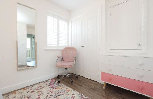 Contractor 4 Bed 3 Bath House Near Airport Parking Barry Island with Parking - Foto 29