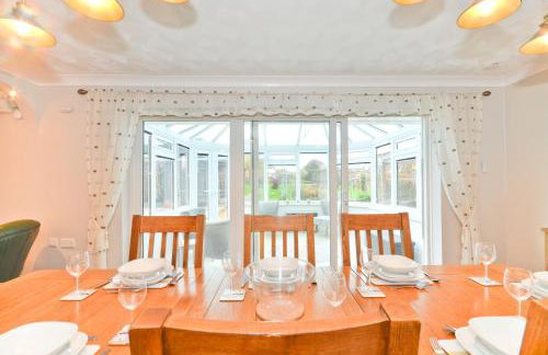 Dassia-Rural Bungalow, Dog Friendly with Hot Tub Near Gurnard - Foto 11