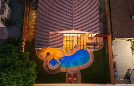 Desert Oasis w Pool Spa BBQ Outdoor Dining Under the Palms Calle Tolosa by AvantStay - Foto 42