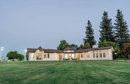 Riverfront Beauty with Pickle Ball Court - Foto 55