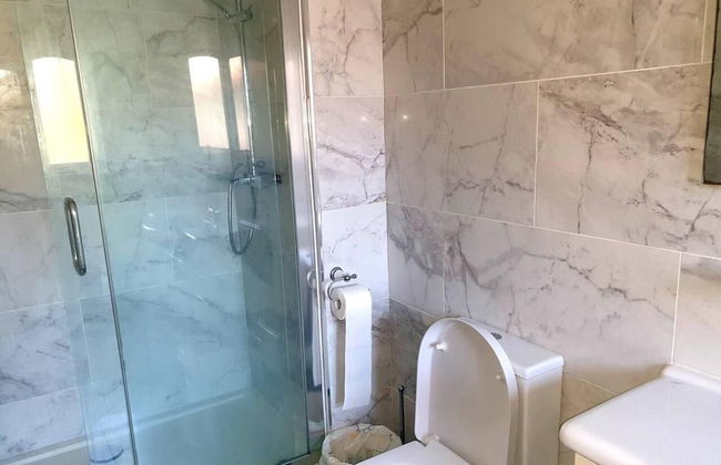 Lovely 4-bed , 3 Bath Villa in Bolton, Manchester - Foto 22