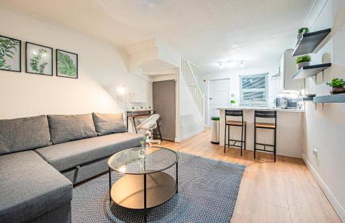 Bright Cosy Cottage with Parking and Outdoor Patio - Foto 11