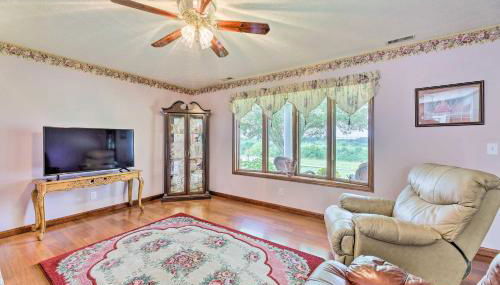 Charming Williamstown Retreat with Private Yard - Foto 4