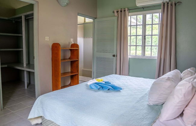 Kootney Resorts - Photo 12