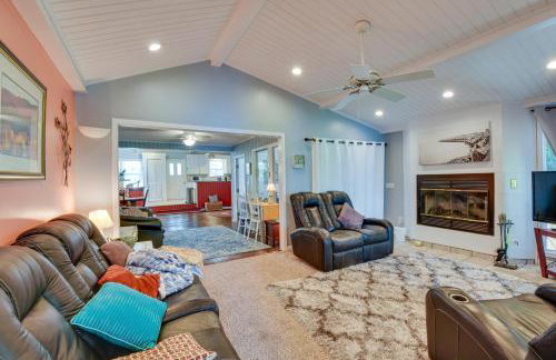 Waterfront Lake Hartwell Vacation Rental with Dock! - Foto 13