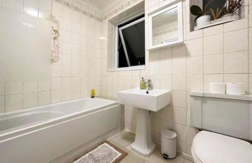 Charming 3-bedroom family home - Foto 23