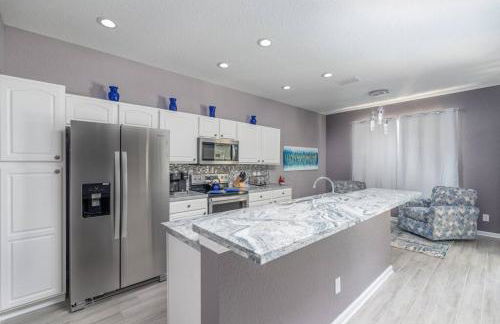 Spacious 4BR Home Themed Rooms, Pool, Near Disney - Foto 7