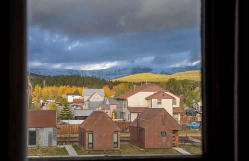 Beautiful Mountain Views in Iconic Building - Foto 11