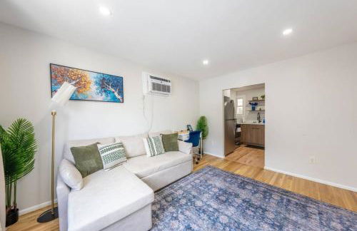 Modern 2BR 8 mins to Penn Station with WiFi and Laundry - Foto 1