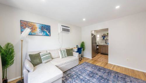 Modern 2BR 8 mins to Penn Station with WiFi and Laundry - Foto 1