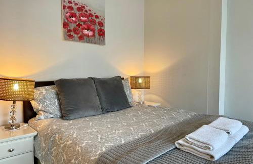 Somers 4 bed House off road parking pet friendly - Foto 29