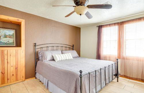 Hike, Fish and Explore Family Cabin in Sulphur! - Foto 20