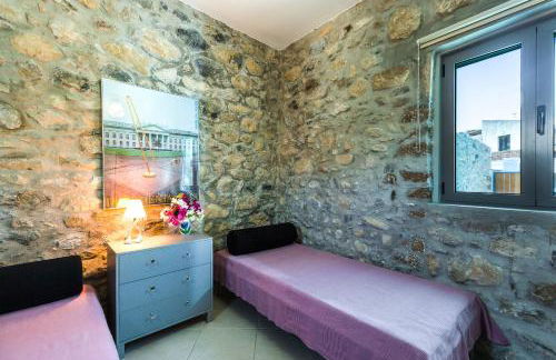 Muazzo Creta Stone House, Nature Escape with Pool, By ThinkVilla - Foto 42