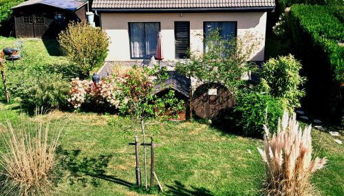 Gîte cossu avec vélos, option bien-être et spa estival de long de la Véloscénie - Foto 2, Garden view