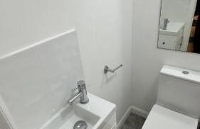 Welcome to This Newly renovated 4 bedroom cozy & charming home in Dagenham, East London - Foto 2