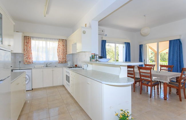 Villa Lela Pente Large Private Pool Walk to Beach A C Wifi Car Not Required Eco-friendly - 2167 - Foto 10