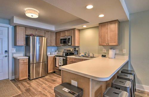 Beachfront Nags Head Condo with Private Balcony! - Foto 7