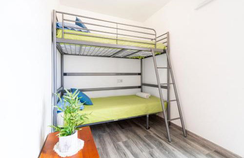 Penthouse - Sea Views & 5min to Beach - Fast WiFi - AC - Foto 34