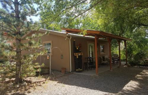 Grizzly Roadhouse Bed and Breakfast - Foto 23