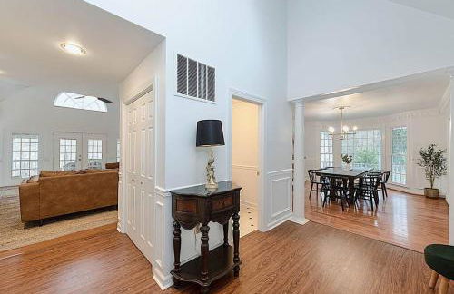 Jackson River Estate Main House Pool, Riverfront, sleeps 15 - Foto 79