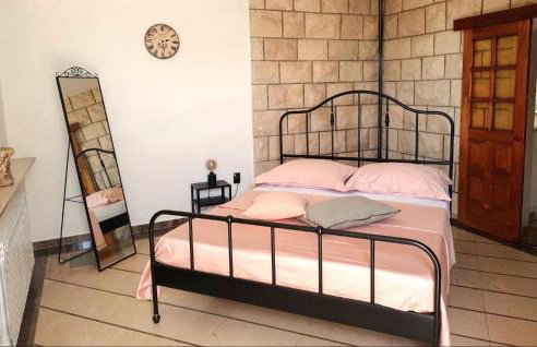 Awesome Home In Novo Selo - Foto 10