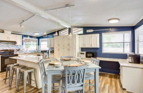 Hot Tub and Dock Lakefront Mabank Home - Foto 11