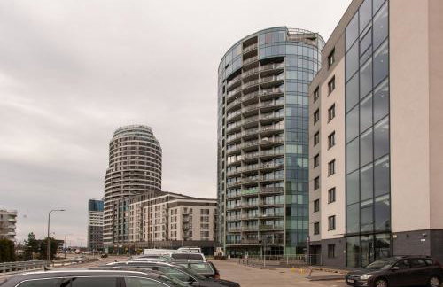 Apartament Royal Capital Towers Klimatyzacja & Prywatny Parking & Bezkontaktowe Zameldowanie & Balkon - Foto 1