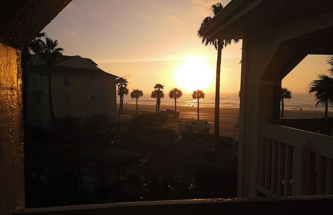 Wave Therapy by Ryson Vacation Rentals - Photo 3