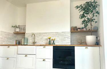 Entire Apartment in Pretty Coastal Village - Foto 13