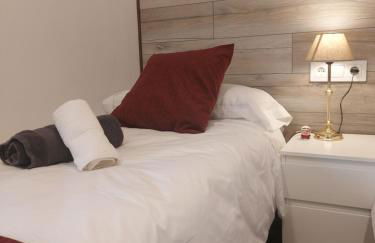 Cerca de Barcelona, y entre tres Parques Naturales, casa de 4 habitaciones y 2 baños con piscina, barbacoa y chimenea - Foto 53