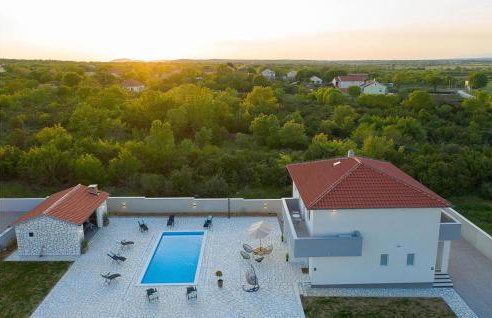 4 Bedroom Cozy Home In Donja Jagodnja - Foto 17