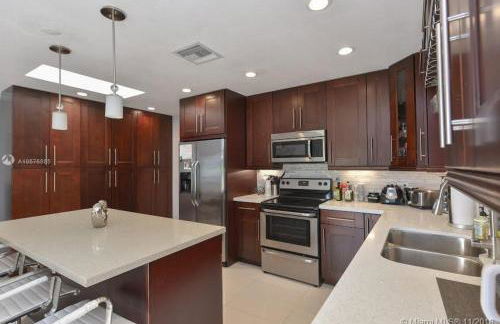 Modern Miami Oversized 3 Bedroom in Central Location - Foto 54