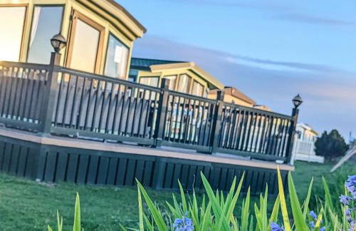 Peacehaven, Ynyslas, Borth - Photo 1