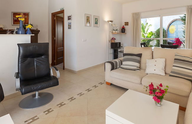 Detached Villa With a Large Private Swimming Pool - Foto 9