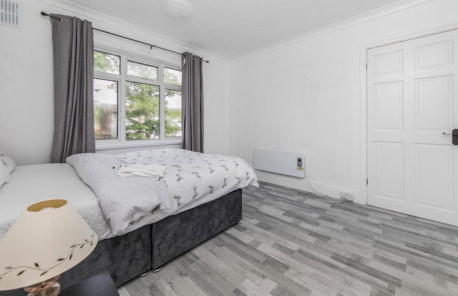 House - Sleeps 10 - Parking - Garden - Foto 2