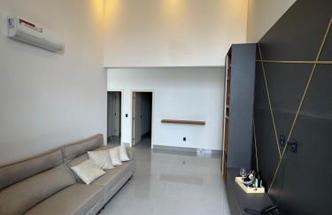 Belo sobrado com piscina aquecida em Ninho Verde 2 - Foto 11