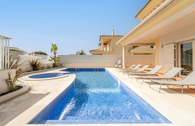 Villa Ribeiro by HelloVacations - Foto 35