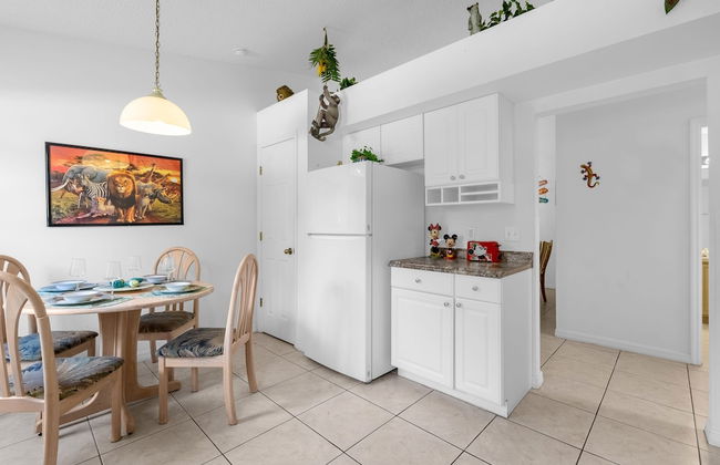 Upstay - Family Home w Private Pool and Games - Photo 17