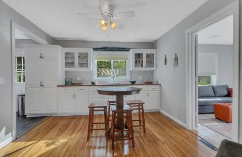 Lake Front Home with Pool and Stunning Views - Foto 24