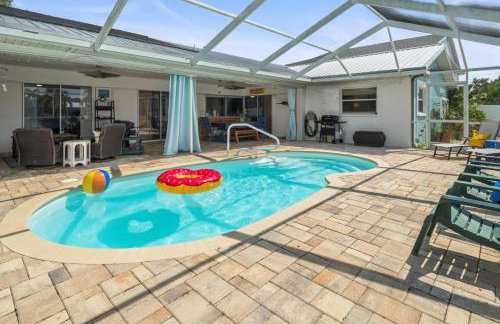 Pirates Den a 4BR Pet-Friendly Waterfront Oasis with Pool, Dock, Personal Water Boats, Fire Pit, Game Room and Bar - Foto 36