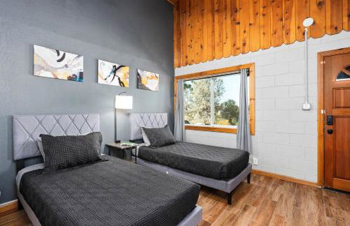 4000 SF, 20 Acre Gated Luxe Estate, Game Room, Pano View, Pool, Spa - Foto 75