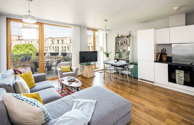 Shiny & Comfy stay with Underground links nearby! - Photo 9