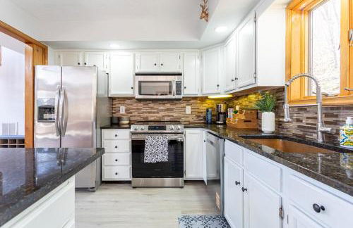 Beautiful Modern Lodge! Game Room - Foto 34