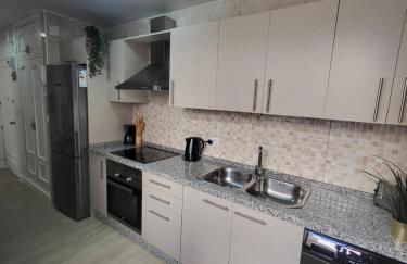 3BR Top Floor Apartment Vialia La Unión Metro - Photo 13