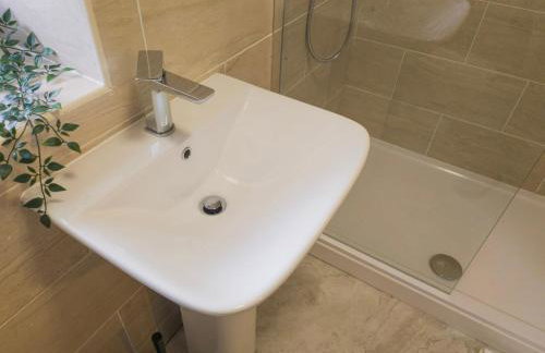 Super Convenient Keyless Entry Two Bedroom Loft by Property Promise - Foto 32