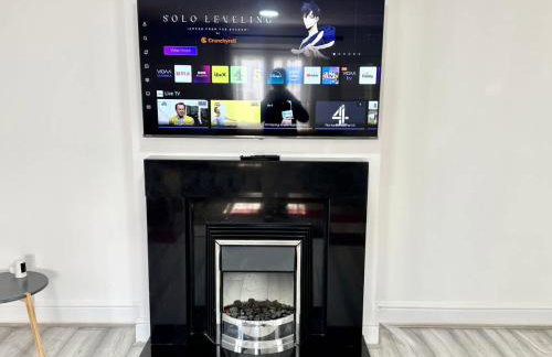 Spacious 3-Bed Home with Garden, Private Parking, Smart Tv's, Fast Wi-Fi - Foto 10